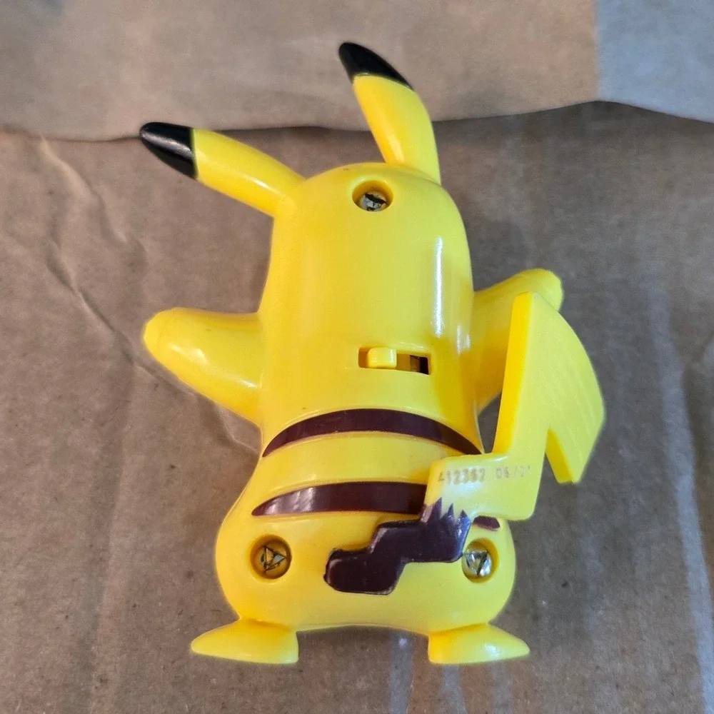 Pokemon Pikachu Action Figure Yellow Interactive Toy 412362 08/21 Nintendo